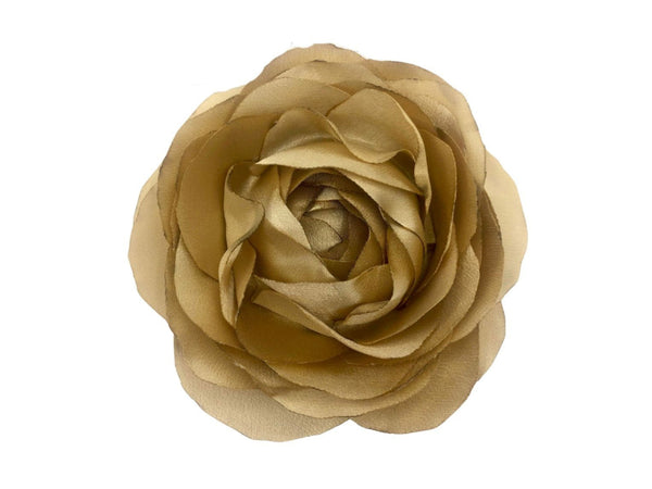 Brosa aurie din organza