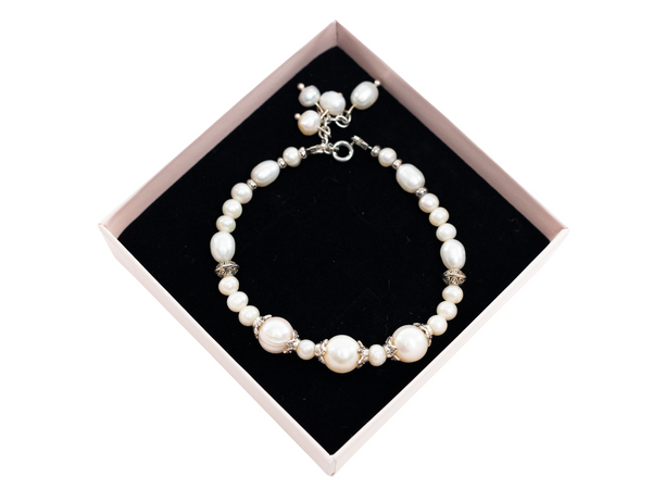 White pearl bracelet